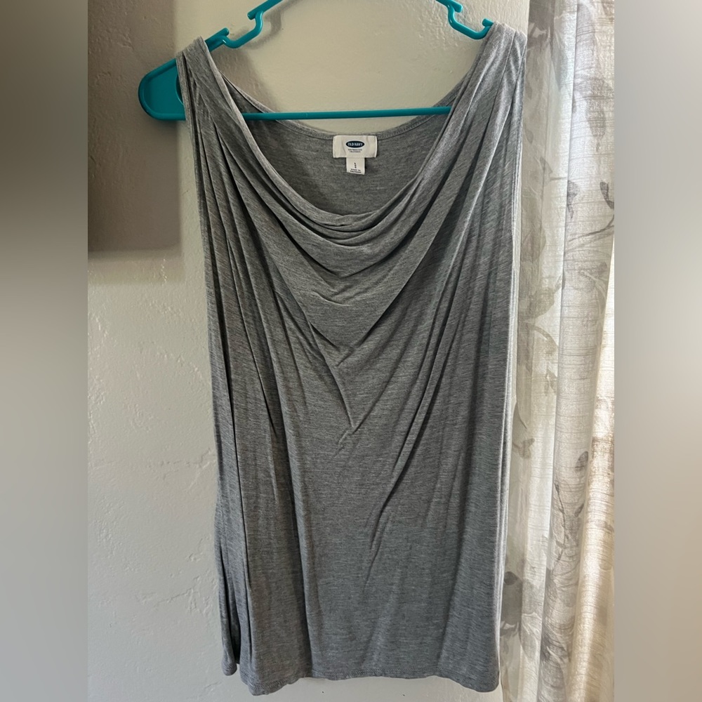 Sleeveless dress top
